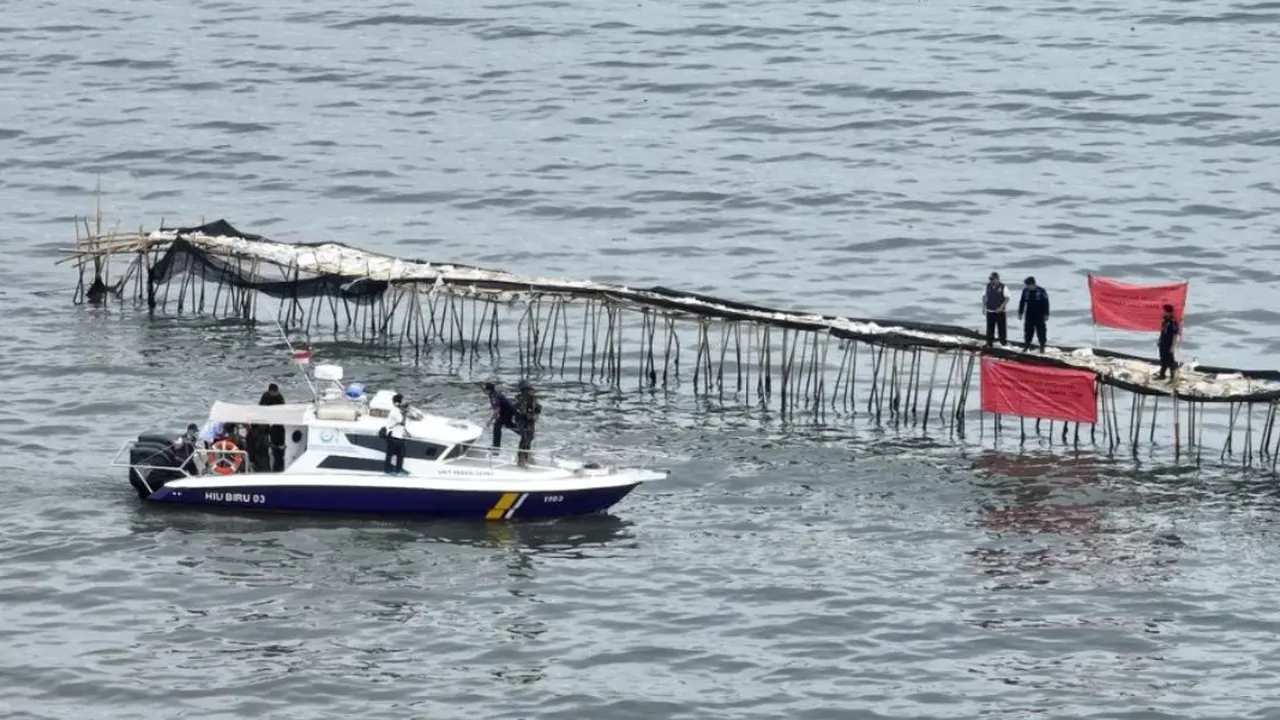 Kemen KP Akan Cabut Pagar Laut Tanpa Izin, Ini Penjelasannya