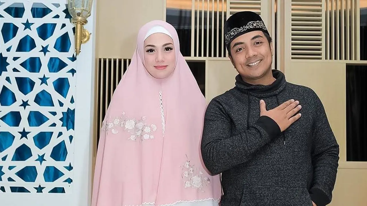 Kenakan Hijab, Apakah Celine Evangelista Didukung Stefan William?
