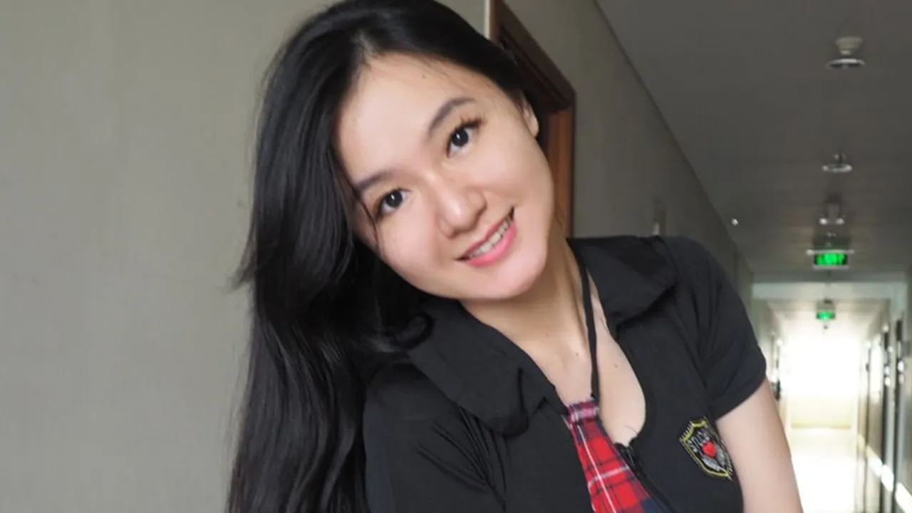 Kenalkan Konsep D-Pop, Carollyne Dewi 'si Cucu Kakek Sugiono' Rilis Single Baru Kenalkan Konsep D-Pop, Carollyne Dewi 'si Cucu Kakek Sugiono' Rilis Single Baru