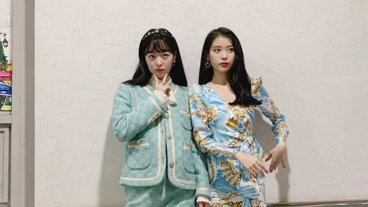 Mengenang Kepergian Sulli, Dapat Julukan 'Human Peach' dari IU