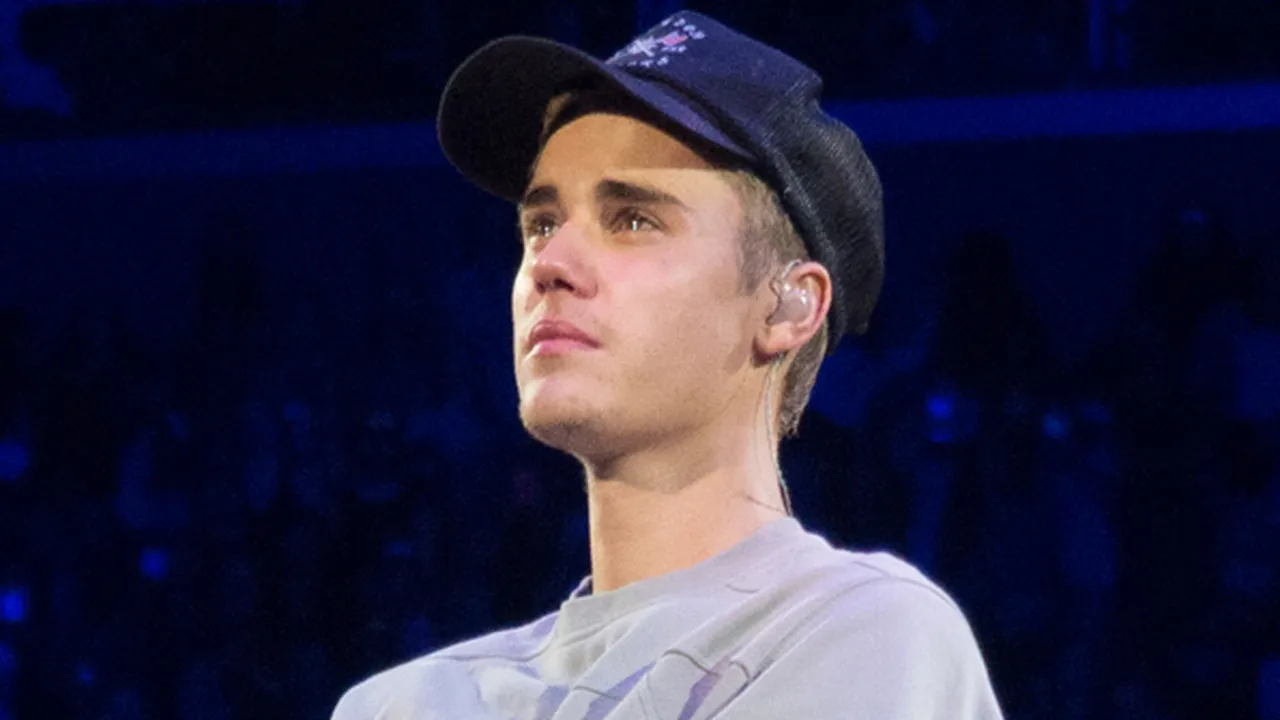Kencan Seru, Justin Bieber Lagi-Lagi 'Nangis' di Depan Hailey Baldwin