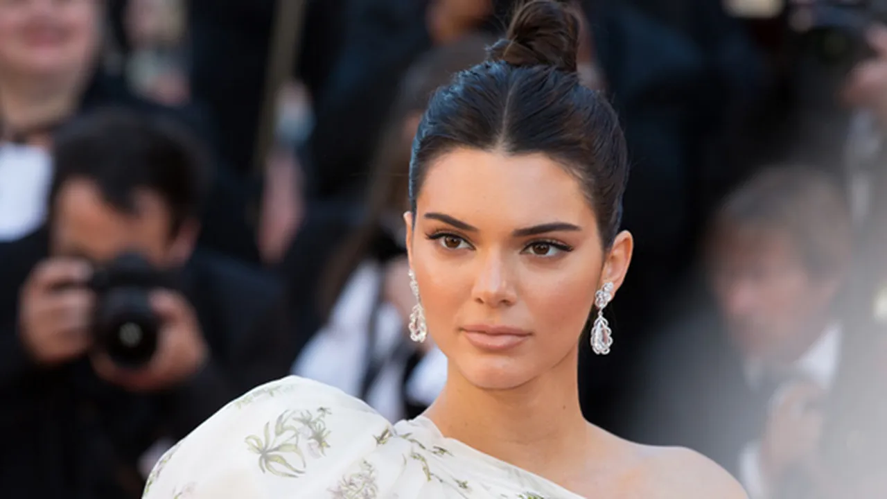 Kendall Jenner Kembali Tertangkap Kencan Bareng Anwar Hadid