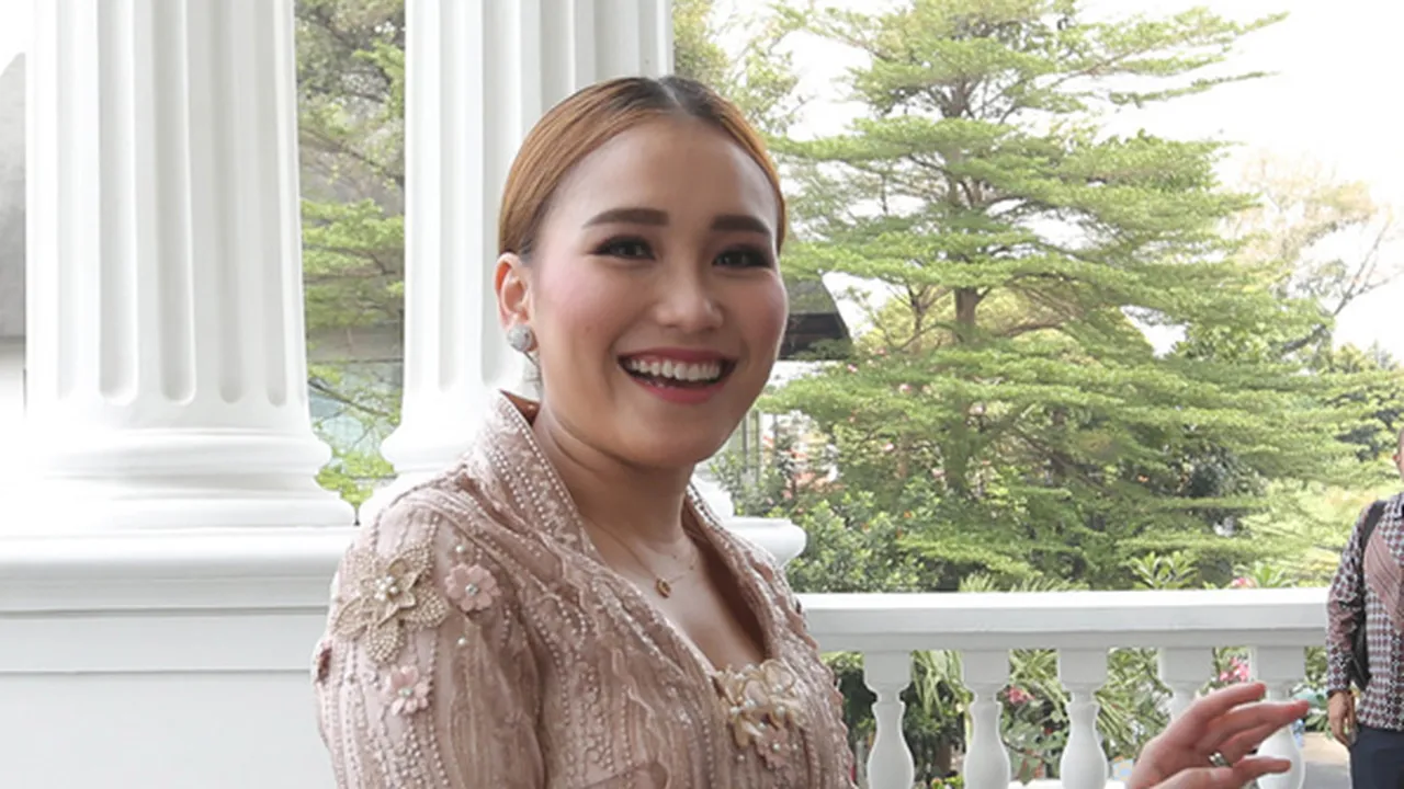 Kepengin Nyusul Tania Nadira Menikah, Ayu Ting Ting Dapat Bunga Khusus