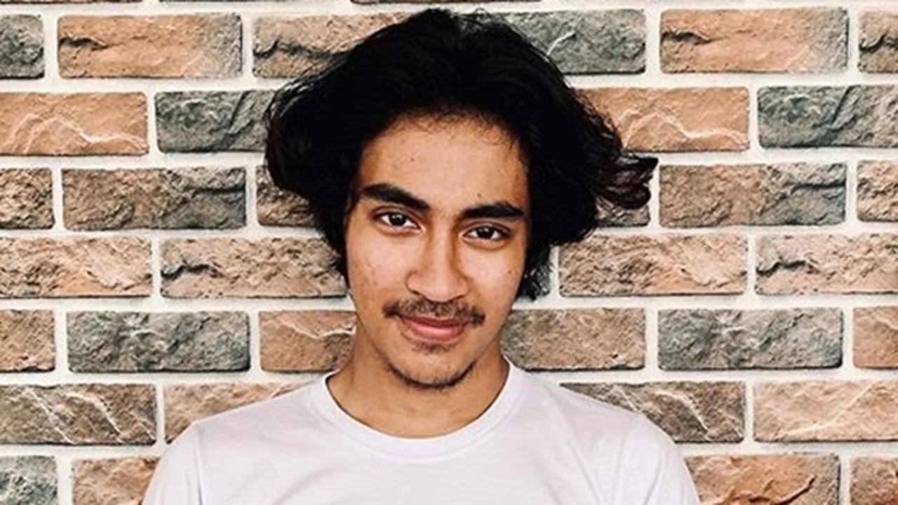 Kerap Dibandingkan dengan Uje, Abidzar Al Ghifari Curhat Dirinya Dianggap Selalu Salah Kerap Dibandingkan dengan Uje, Abidzar Al Ghifari Curhat Dirinya Dianggap Selalu Salah