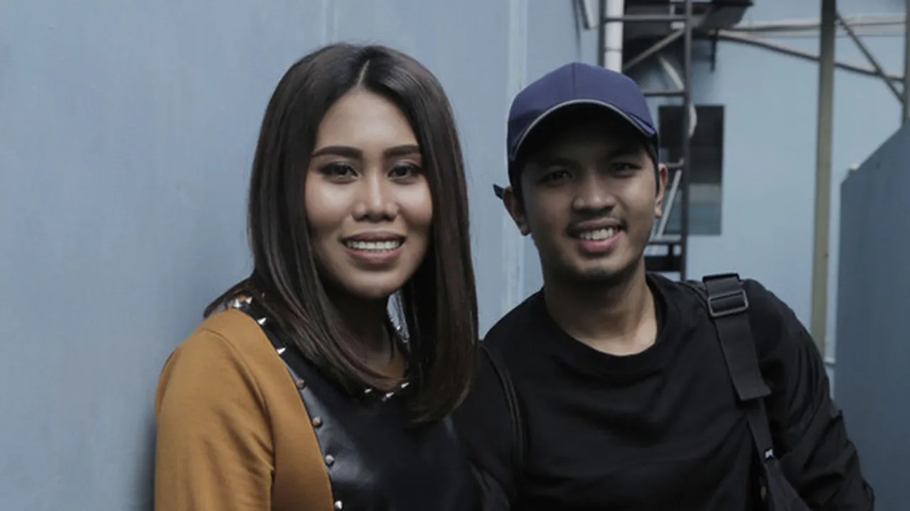 Kerap Dicemburui, Suami Evi Masamba: Susah Jadi Suami Artis Tapi Tak Berguna