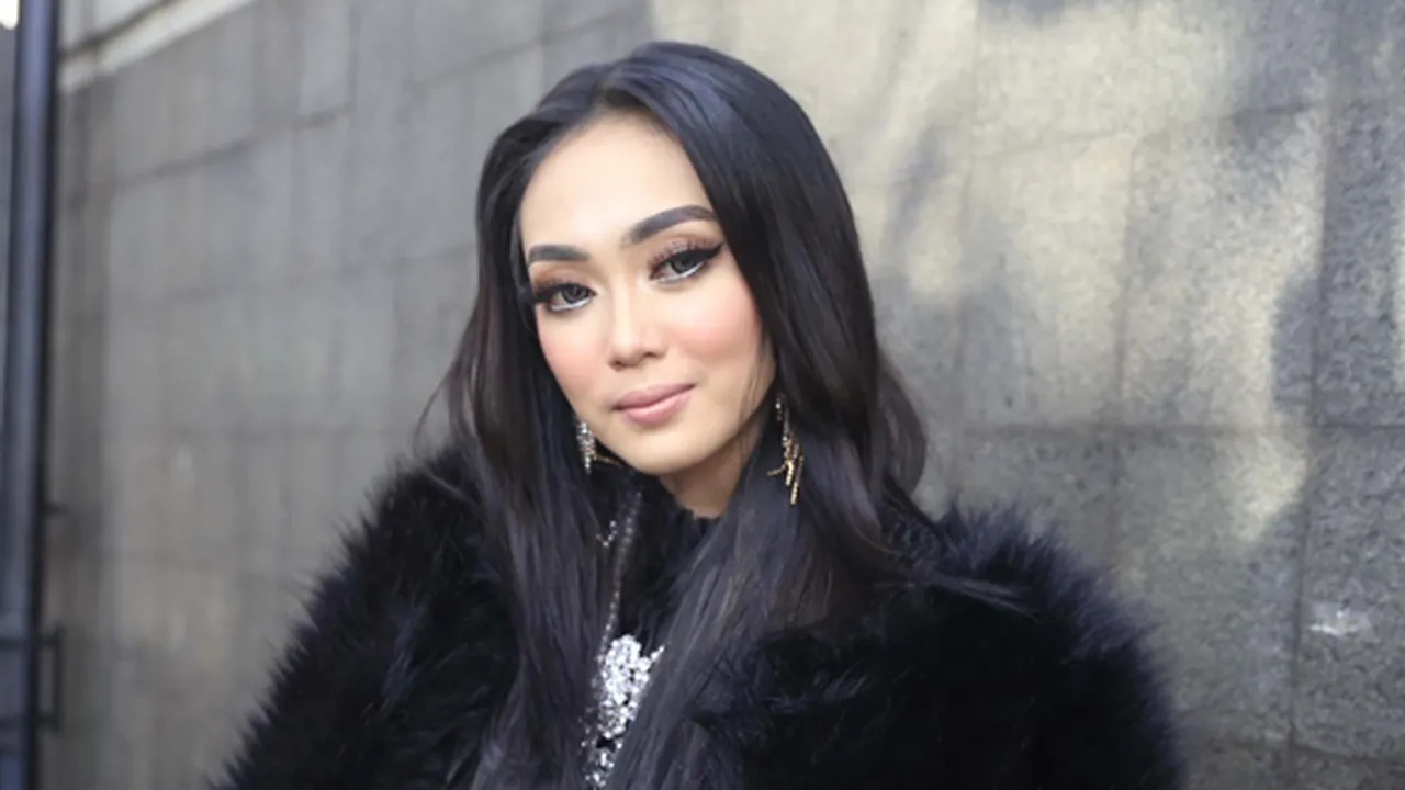 Kerap Dilabeli Sebagai Syahrini KW, Tyara Melatis Mengaku Idolakan Sosok Inces Kerap Dilabeli Sebagai Syahrini KW, Tyara Melatis Mengaku Idolakan Sosok Inces