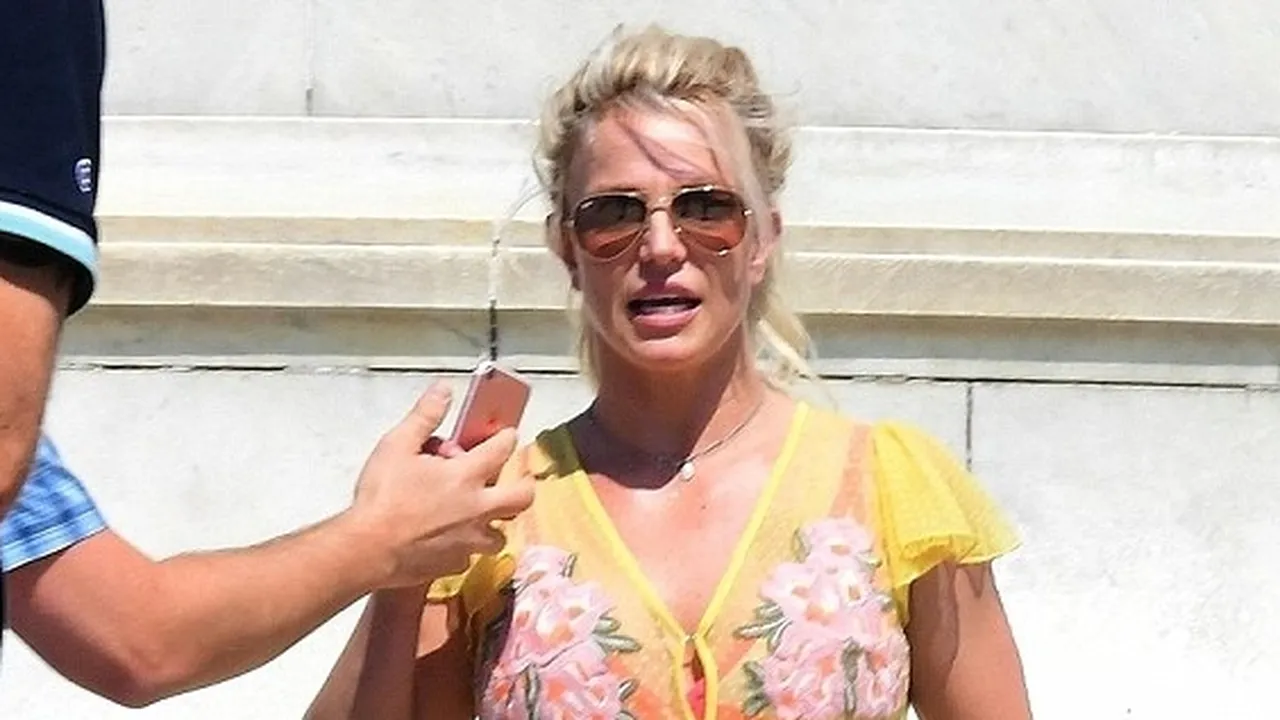 Kesehatan Sang Ayah Memburuk, Britney Spears Jalani Perawatan Mental Kesehatan Sang Ayah Memburuk, Britney Spears Jalani Perawatan Mental