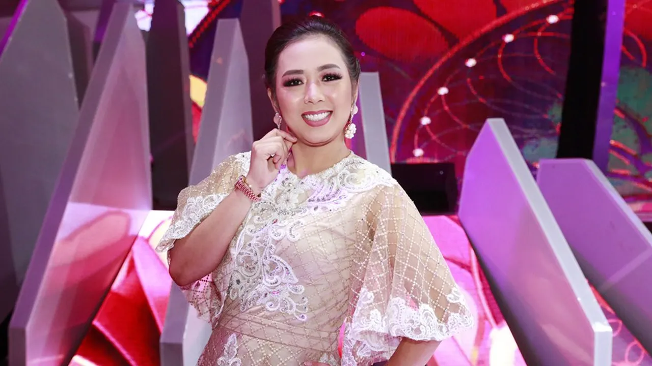 Keseruan Soimah Bawa Lagu Cendol Dawet di Panggung D'Star, Bikin Penonton Bergoyang