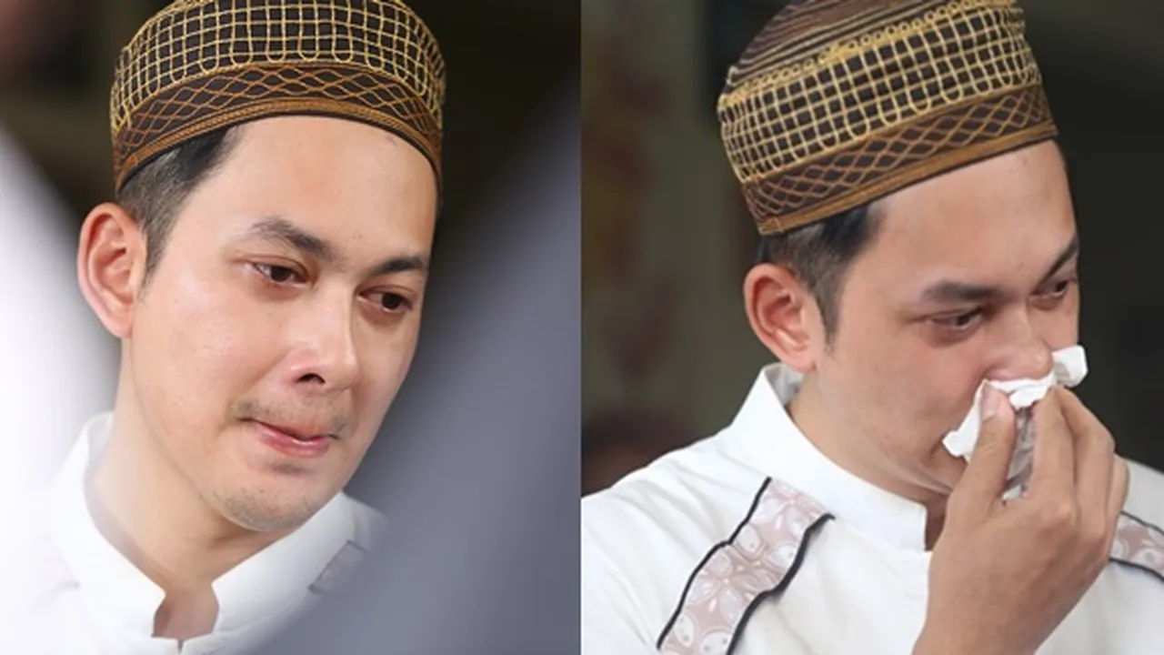 Kiki Farrel Menangis Tersedu Ingat Keinginan Terakhir Sang Bunda Kiki Farrel Menangis Tersedu Ingat Keinginan Terakhir Sang Bunda