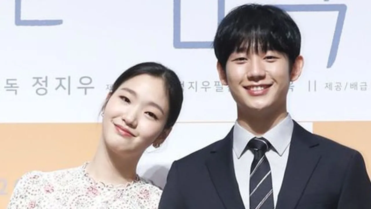 Kim Go Eun Ungkap Kepribadian Asli Dari Jung Hae In, Seperti Apa Ya?