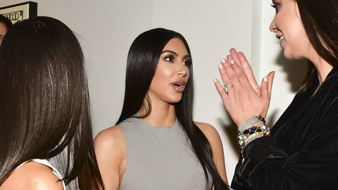 Kim Kardashian Akui Masa Remaja Kelam, Mengutil di Toko Dior Kim Kardashian Akui Masa Remaja Kelam, Mengutil di Toko Dior