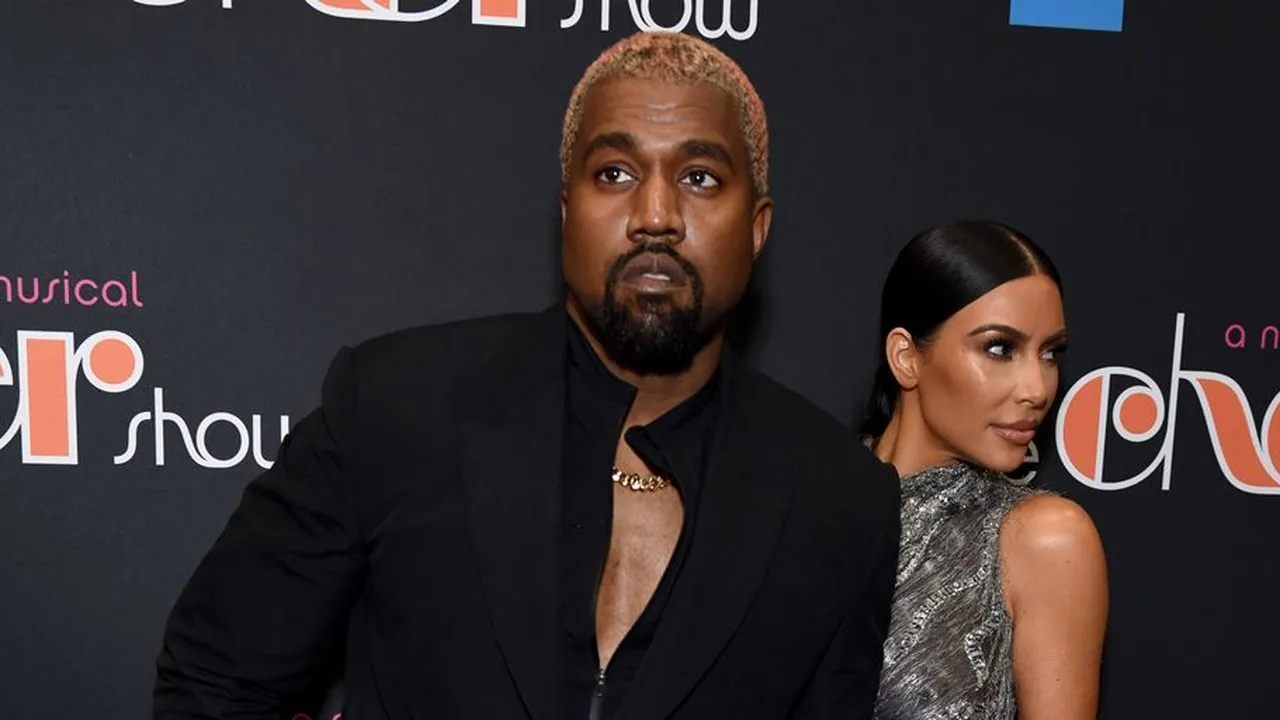 Kim Kardashian - Kanye West Nantikan Anak Keempat Lewat Proses Surrogate Kim Kardashian - Kanye West Nantikan Anak Keempat Lewat Proses Surrogate
