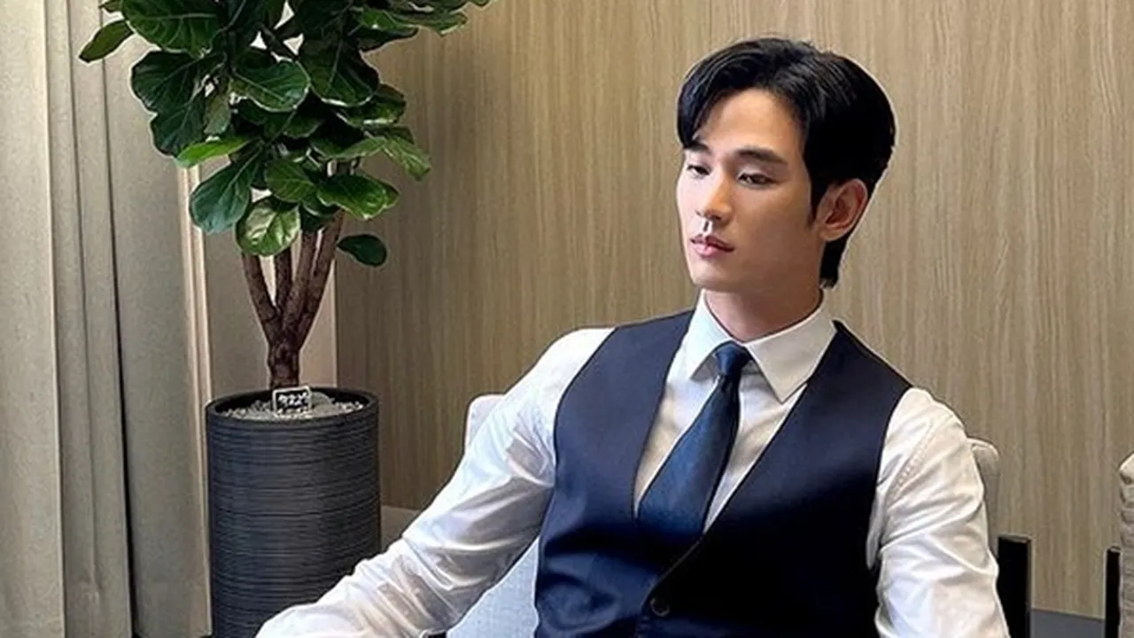 Kim Soo Hyun Resmi Digandeng Y.O.U Sebagai Brand Ambassador Kim Soo Hyun Resmi Digandeng Y.O.U Sebagai Brand Ambassador