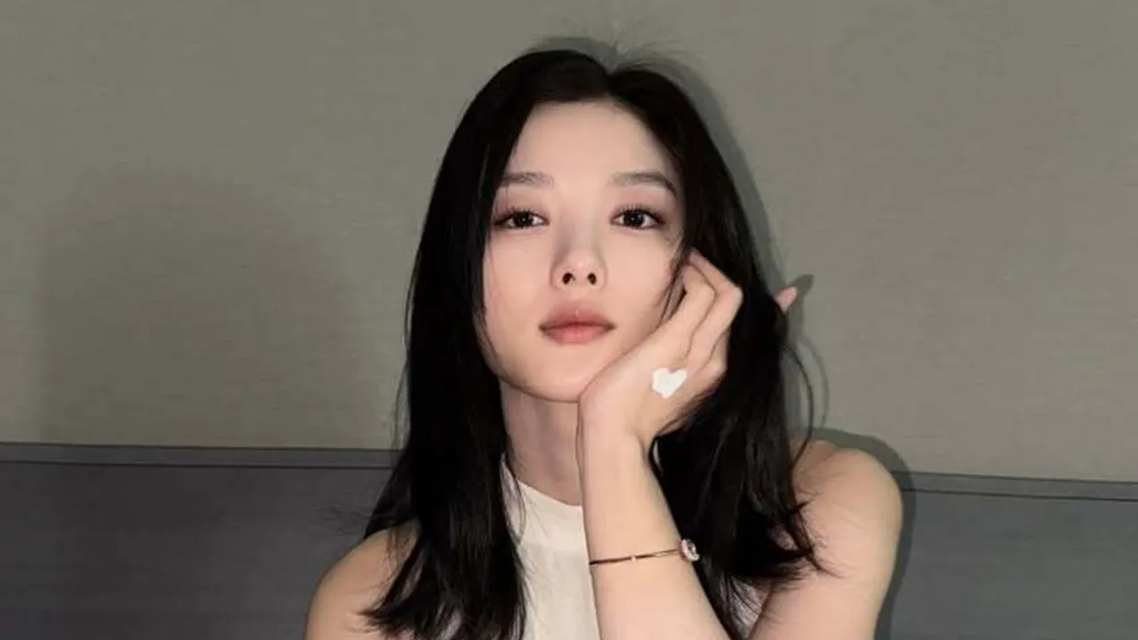 Kim Yoo Jung dan Kim Do Hoon Dirumorkan Pacaran Gara-Gara Foto di Airport