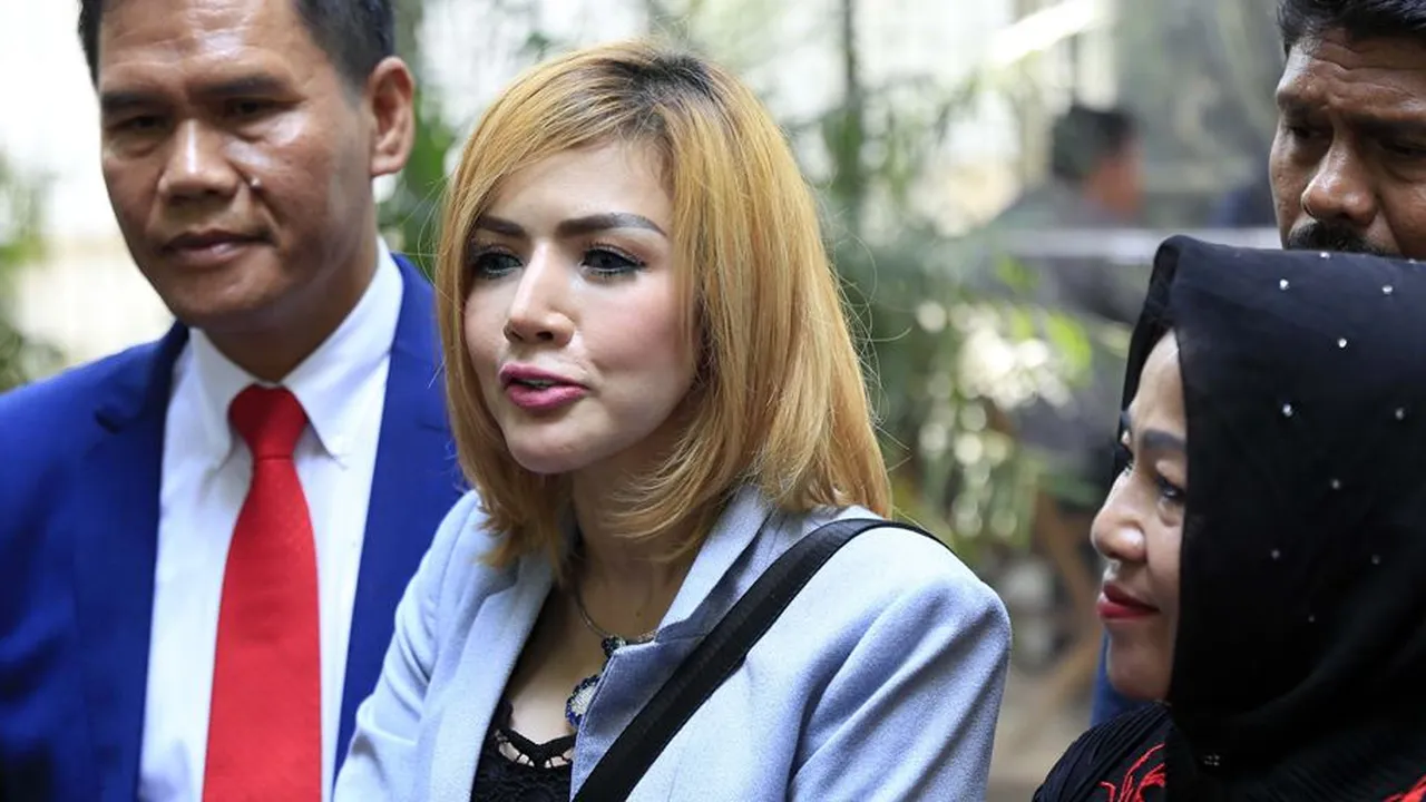 Kini Anak Galih & Fairuz Kena Bully, Barbie Kumalasari: Ya Risikolah! Kini Anak Galih & Fairuz Kena Bully, Barbie Kumalasari: Ya Risikolah!