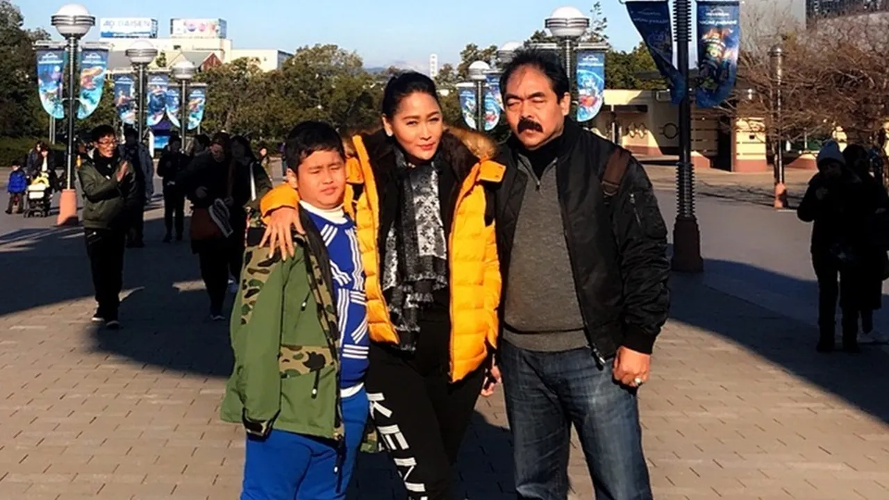 Kisah Cinta Inul Daratista & Adam Suseno, Hidup Susah Naik Angkot - Tak Direstui Ortu Kisah Cinta Inul Daratista & Adam Suseno, Hidup Susah Naik Angkot - Tak Direstui Ortu