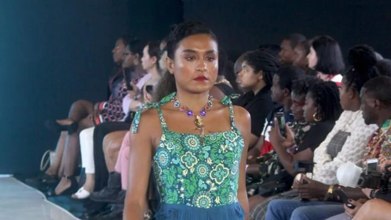 Kisah Mantan Finalis Puteri Indonesia Asal Papua Jadi Model di NYFW Runway