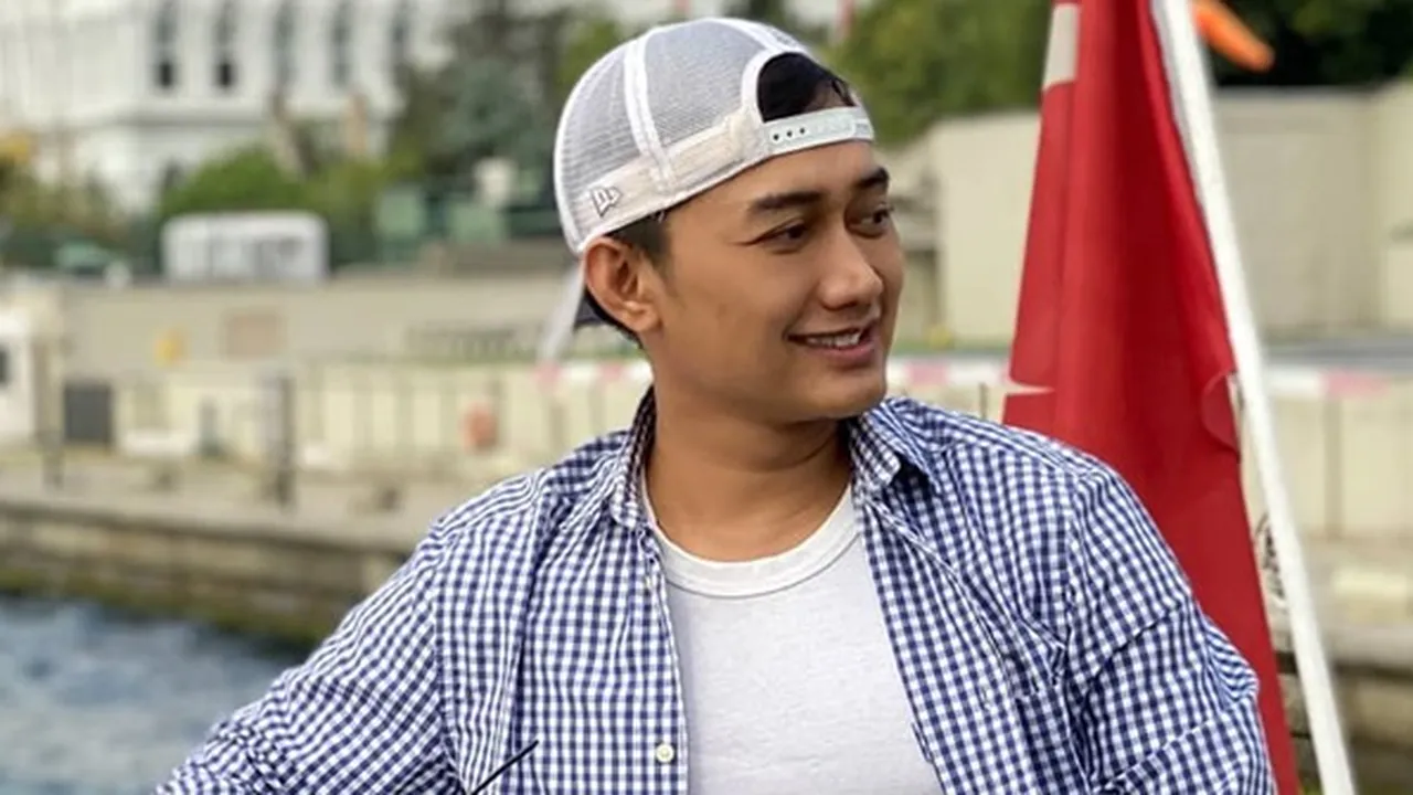 Kocak, Tips Hemat Listrik Ala Bobby Tince Cuma Butuh 12 Ribu Rupiah Kocak, Tips Hemat Listrik Ala Bobby Tince Cuma Butuh 12 Ribu Rupiah