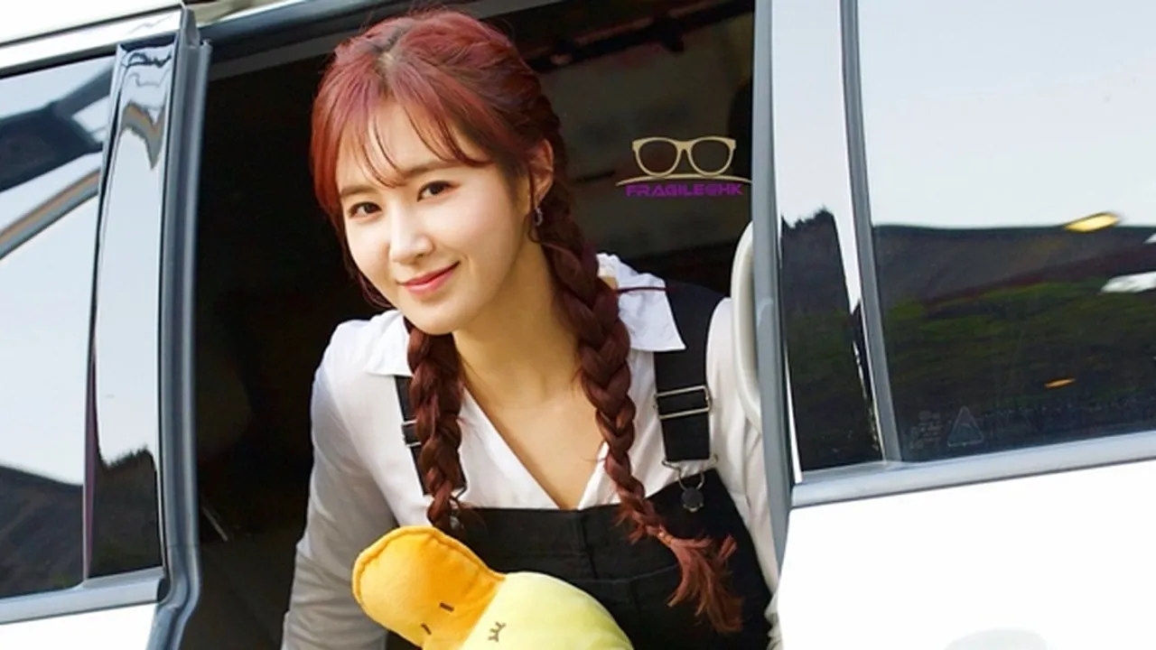 Kocaknya Yuri Girls Generation 'Debat' Dengan Seorang Fans, Ada Apa Sih?