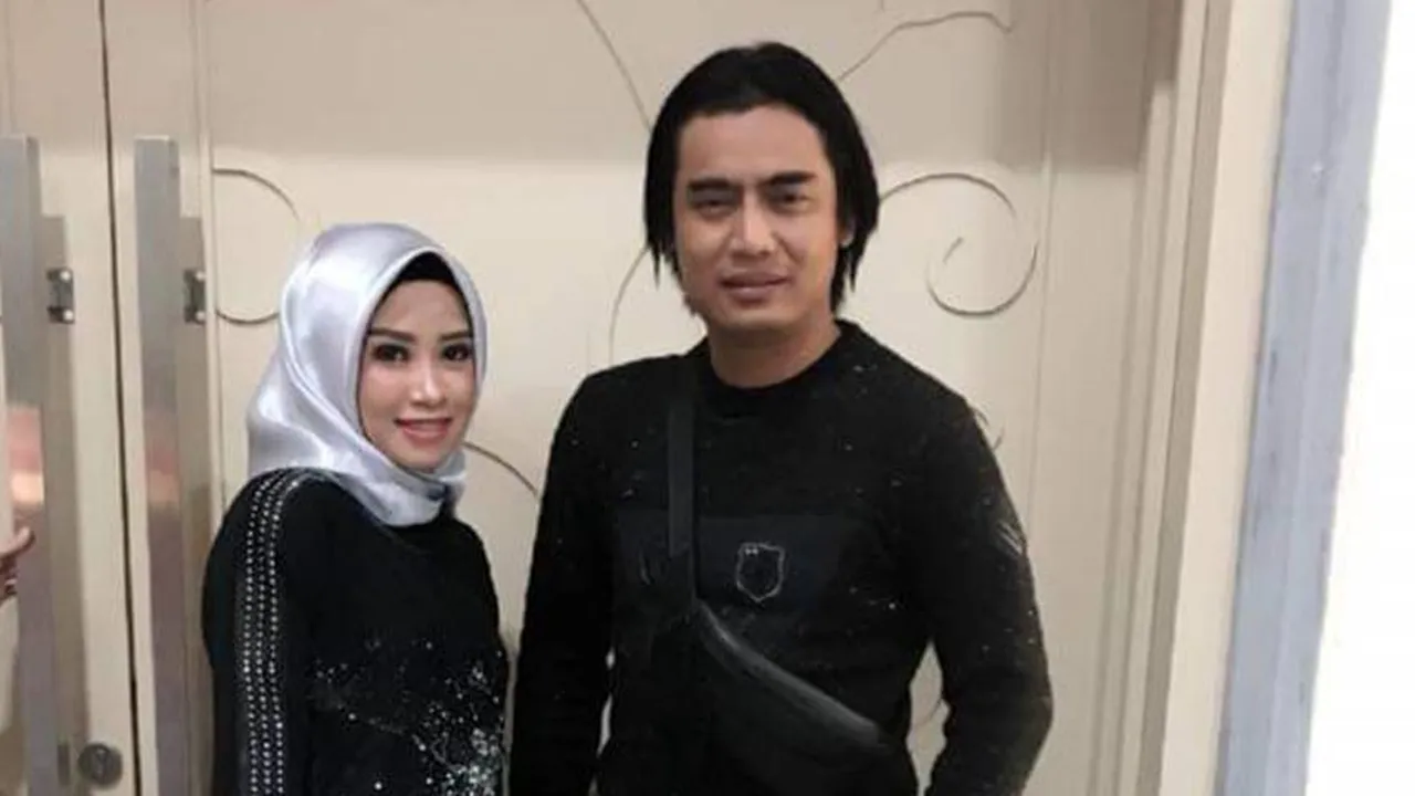 Kolaborasi Dengan Charly Van Houten, Andi Soraya Merasa Bangga