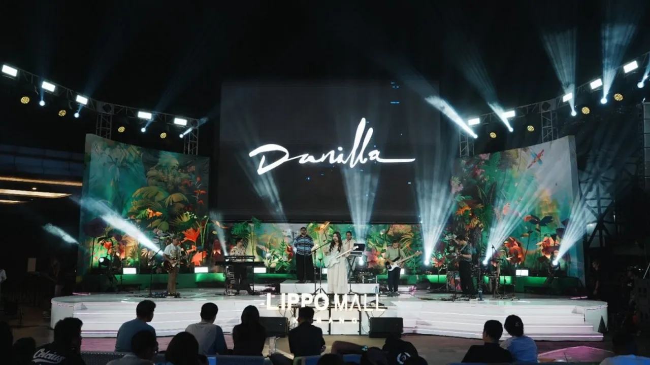 Konser "Rhythm in Bloom" Hadirkan Danilla & Adikara di Anniversary ke-13 Lippo Mall Kemang Konser "Rhythm in Bloom" Hadirkan Danilla & Adikara di Anniversary ke-13 Lippo Mall Kemang