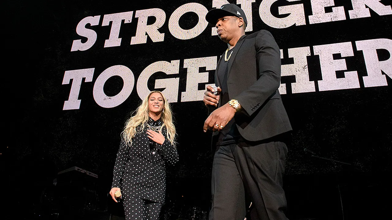 Konser Jay Z dan Beyonce Knowles Berakhir Dengan Fan Yang Berlari di Atas Panggung