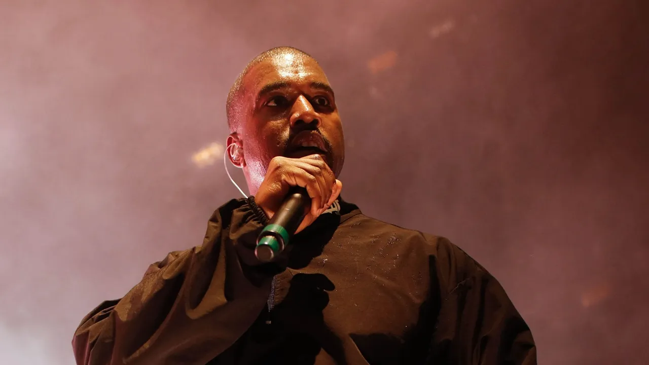 Konser Kanye West di GBK, MRT dan Transjakarta Beroperasi Lebih Panjang