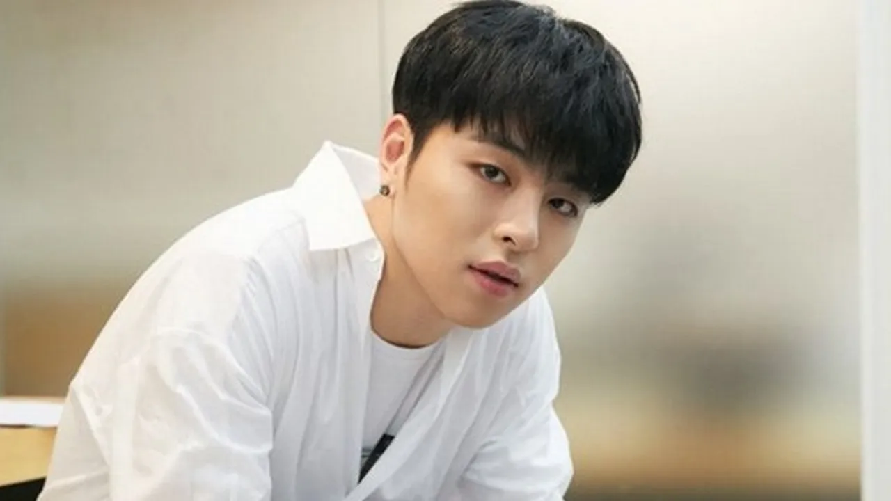 Kontroversi Junhoe iKON, Tak Terima Diingatkan Penggemar - 2 Kali Minta Maaf Kontroversi Junhoe iKON, Tak Terima Diingatkan Penggemar - 2 Kali Minta Maaf