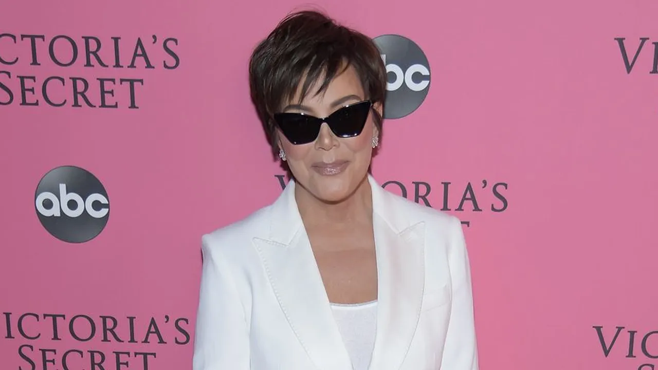 Kris Jenner Jadi Pusat Perhatian di Bloopers Video 'Thank U, Next'