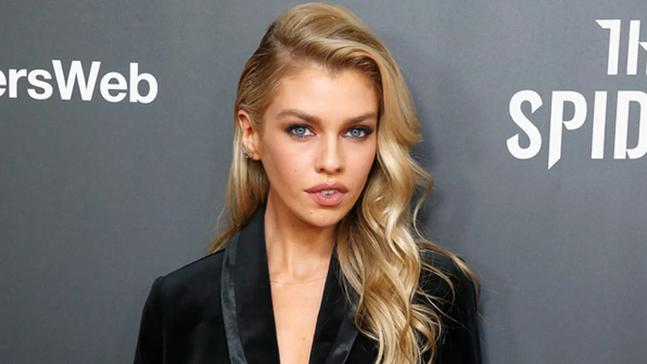 Kristen Stewart Punya Pacar Baru, Stella Maxwell Jalan Bareng Elsa Hosk