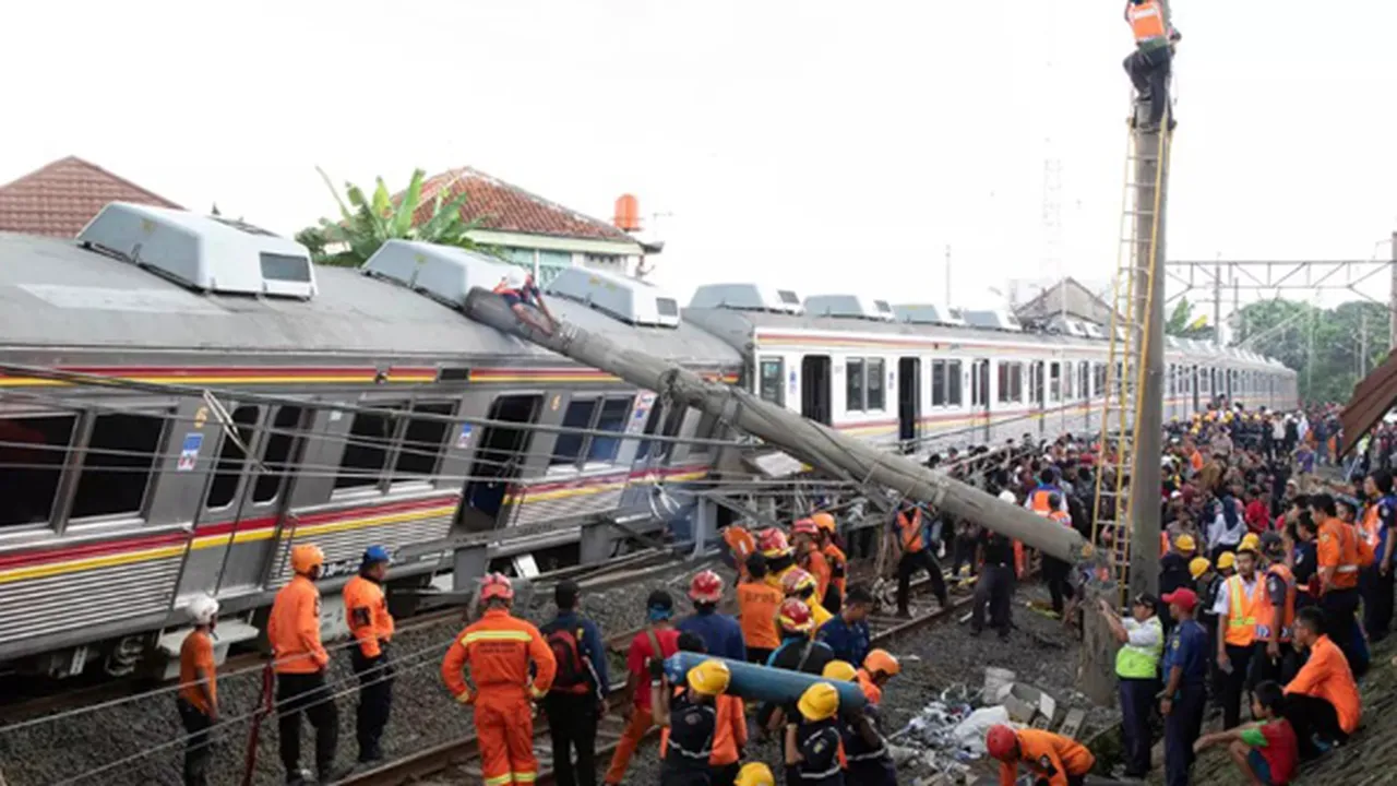 Kronologi Anjloknya Kereta Bogor-Jakarta Hingga Kondisi Terkini Pasca Kejadian
