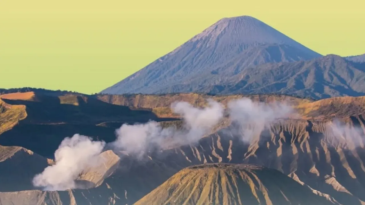 Kronologi Pendaki Ilegal Naik ke Gunung Semeru Hingga Berujung Sanksi