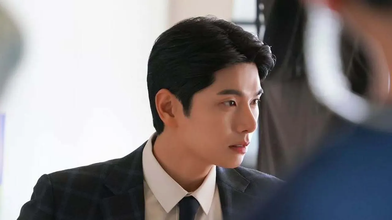 Kronologi Skandal Lee Yi Kyung: DM Kontroversial, Tanggapan Agensi, dan 'Bukti Baru'