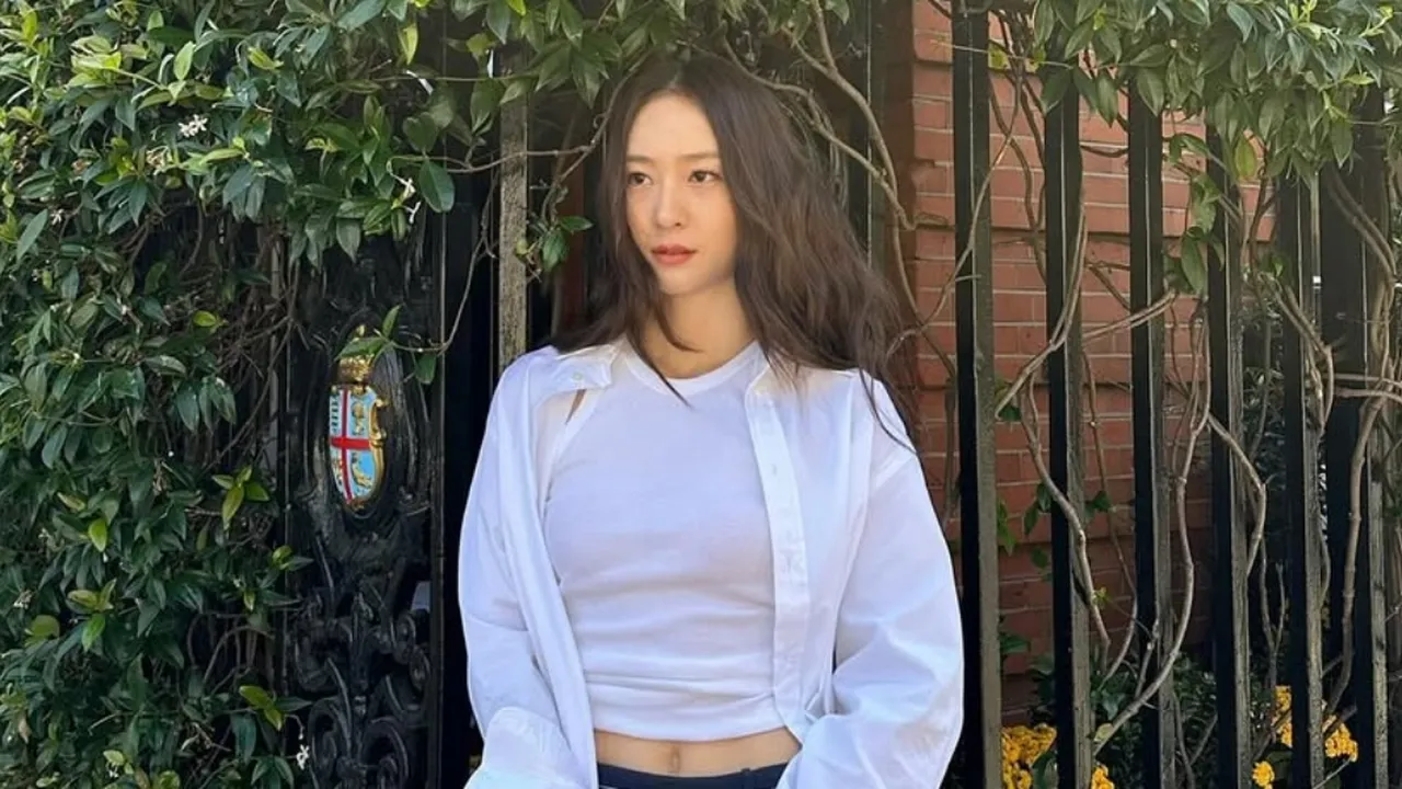 Krystal Debut Solo Lewat Single 'Solitary'