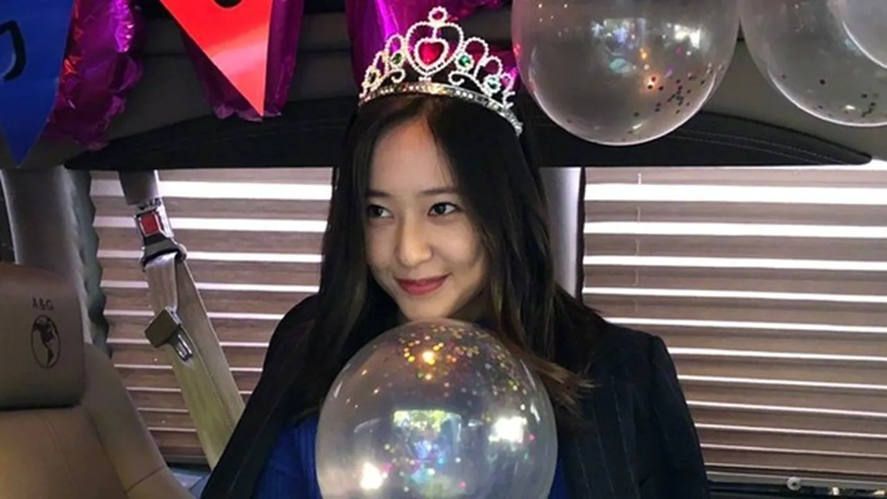 Krystal Ulang Tahun, Disuapin dan Dapat Kue Kocak Dari Jessica Jung