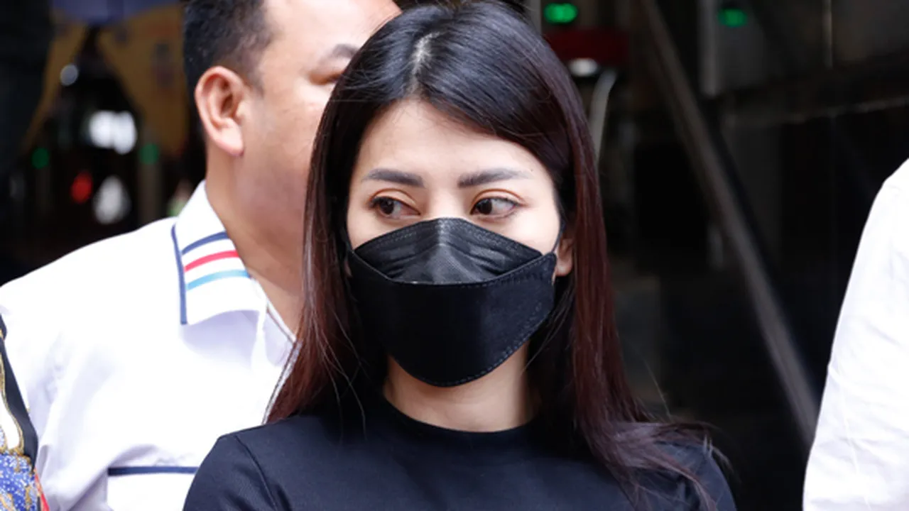 KTP-nya Diduga Dipalsukan, Aska Ongi Ingin Penjarakan Pesinetron Aliff Alli KTP-nya Diduga Dipalsukan, Aska Ongi Ingin Penjarakan Pesinetron Aliff Alli