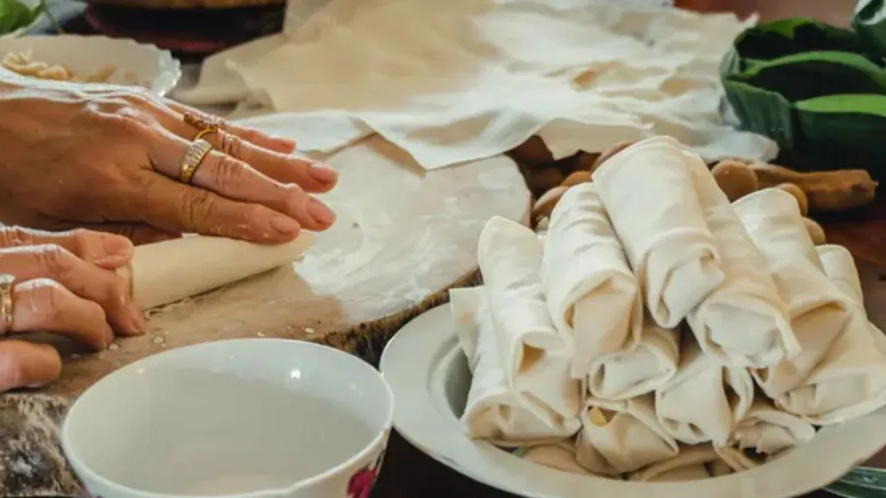 Kulit Lumpia Tahan Sebulan di Kulkas, Begini Trik Sederhananya