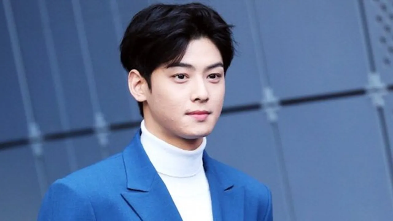 Kulit Wajah Cha Eunwoo Nggak Mulus Banyak Jerawat, Fans Khawatir
