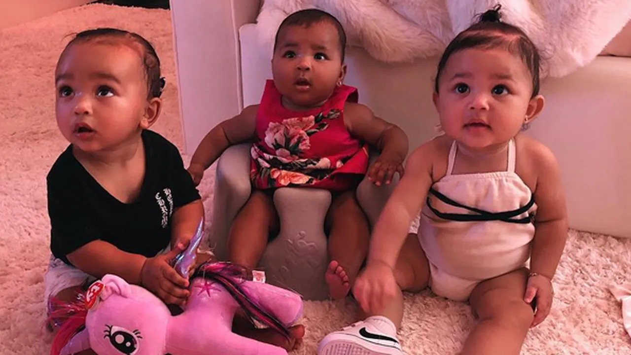 Kumpul Bareng, Bayi-Bayi Kardashian Hadiri Acara Cupcake Party