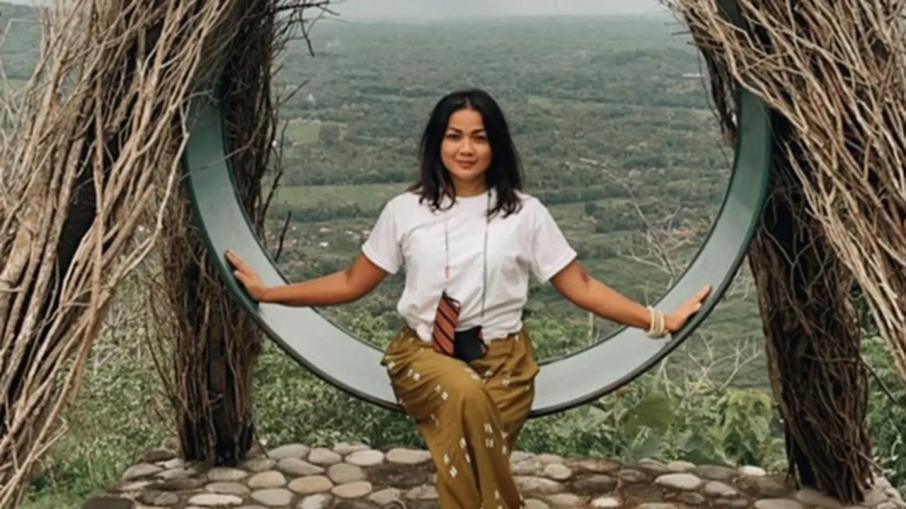 Kumpul Bareng Orang Tersayang, Nirina Zubir Rayakan Hari Valentine Bareng Keluarga di Rumah Aja Kumpul Bareng Orang Tersayang, Nirina Zubir Rayakan Hari Valentine Bareng Keluarga di Rumah Aja