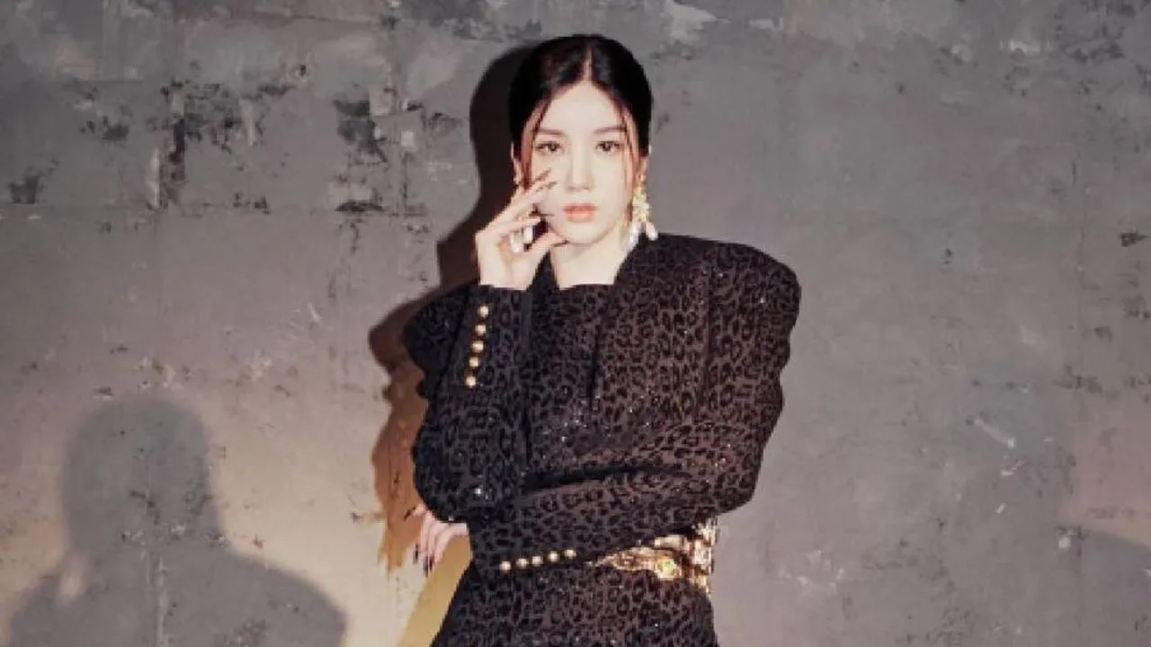 Kwon Eun Bi Rilis Teaser Video Musik 'UNDERWATER', Penampilan Bak Dewi Misterius Jadi Sorotan