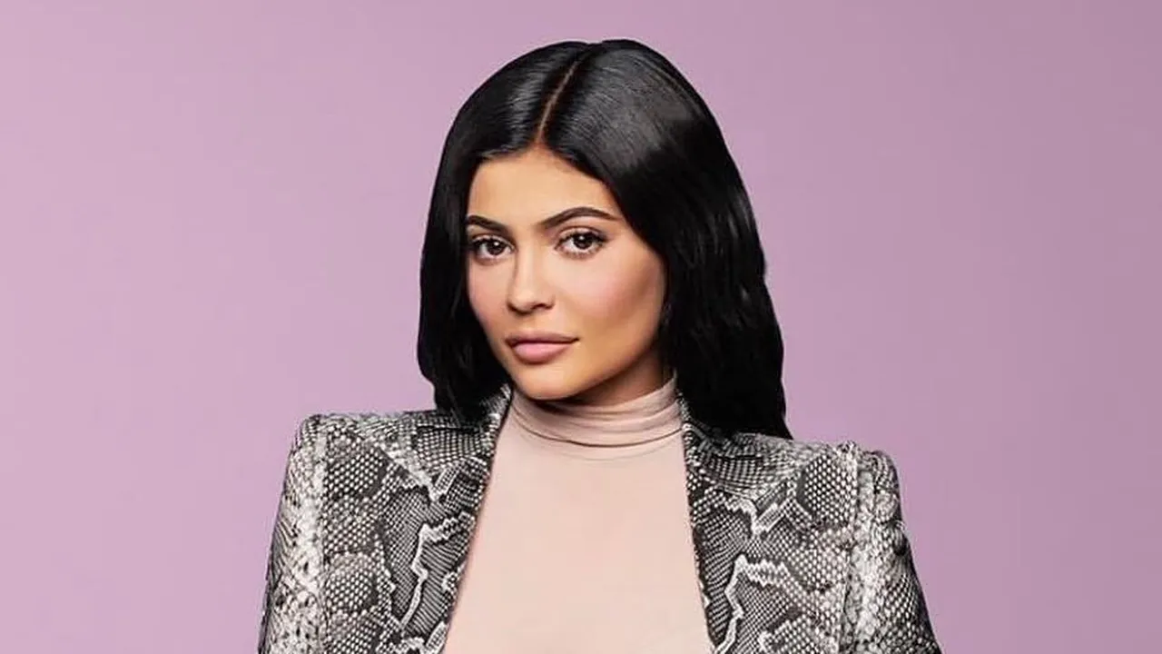 Kylie Jenner Resmi Jadi Billioner Termuda Versi Forbes 2019