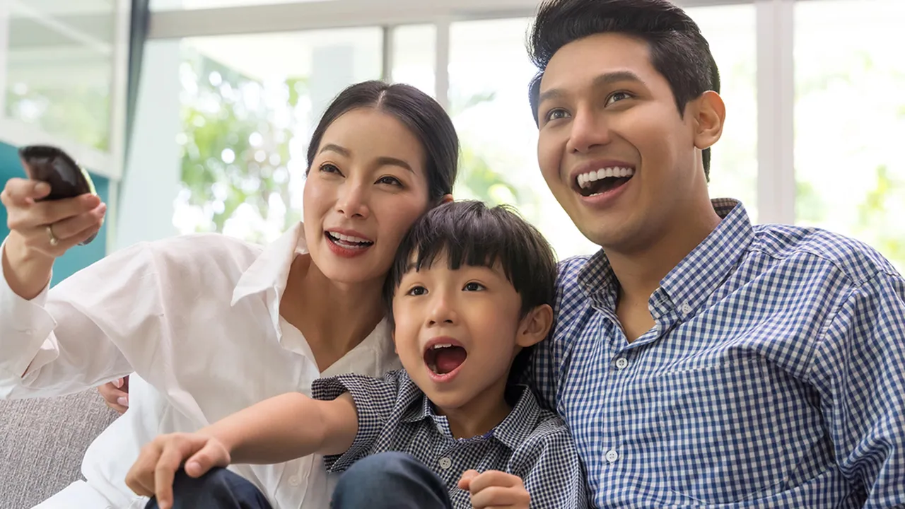 Lagi Cari Tontonan Seru? Ini 6 Film Keluarga dan Komedi yang Bikin Ketawa Bareng di Rumah