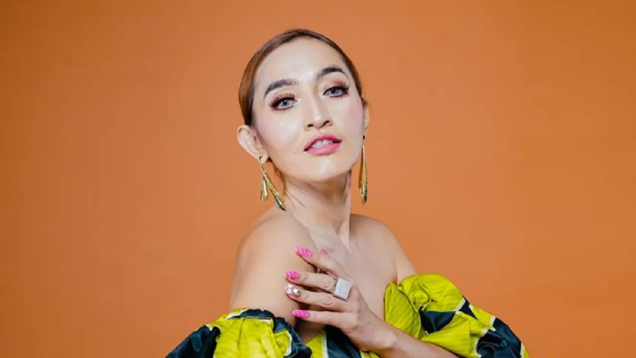 Lagu 'Cantik Itu Mahal' Tembus 1 Juta, Indah Sari Bersyukur