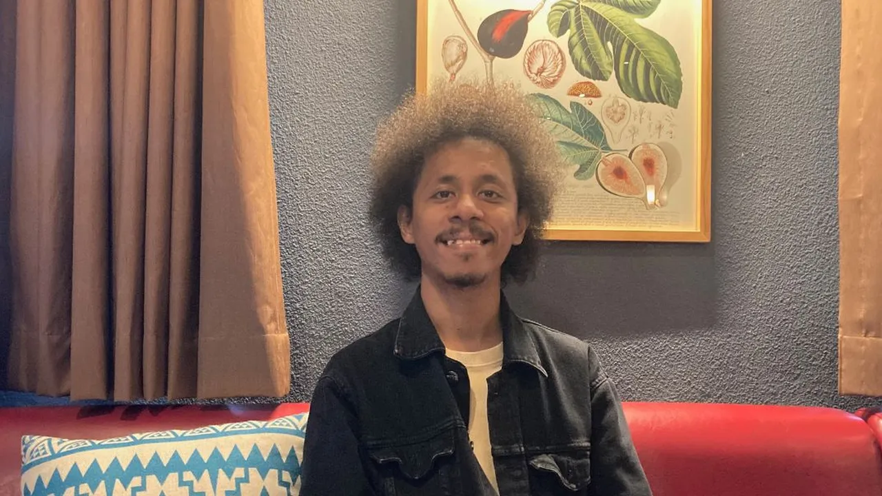 Lagu 'Komang' Jadi Top 1 di Indonesia di platform Spotify, Raim Laode Tak Mau Aji Mumpung