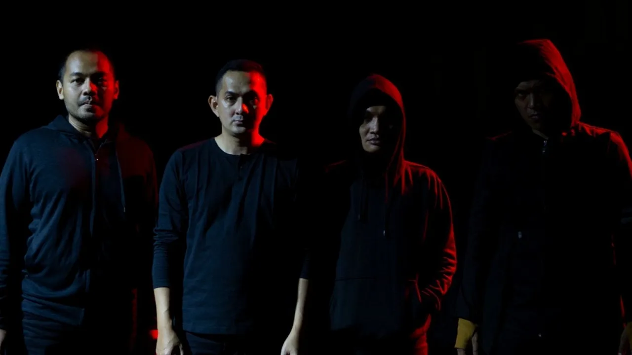 Lagu 'Muda dan Tak Berguna', Teror dan Kritik Sosial Zima di Film 'REST AREA' Lagu 'Muda dan Tak Berguna', Teror dan Kritik Sosial Zima di Film 'REST AREA'