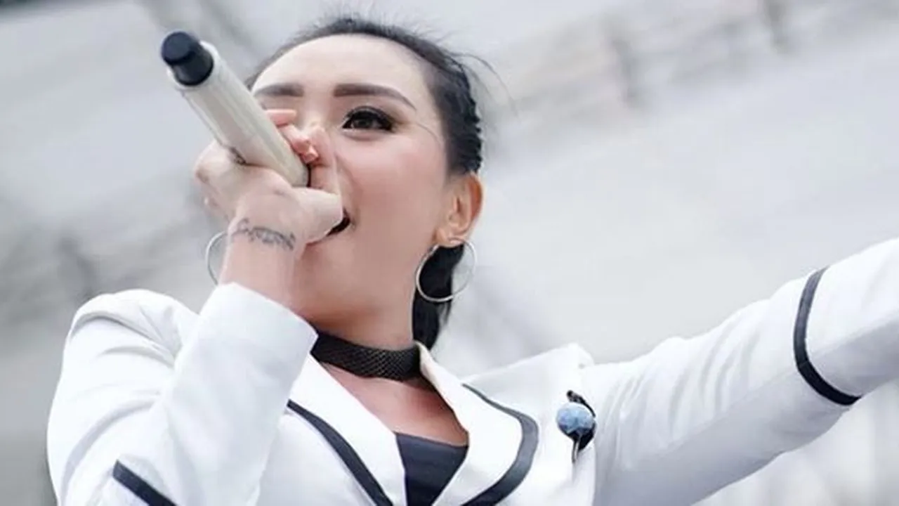 Lagunya Menuai Kontroversi, Iva Lola Mantan Personil Trio Macan Buka Suara