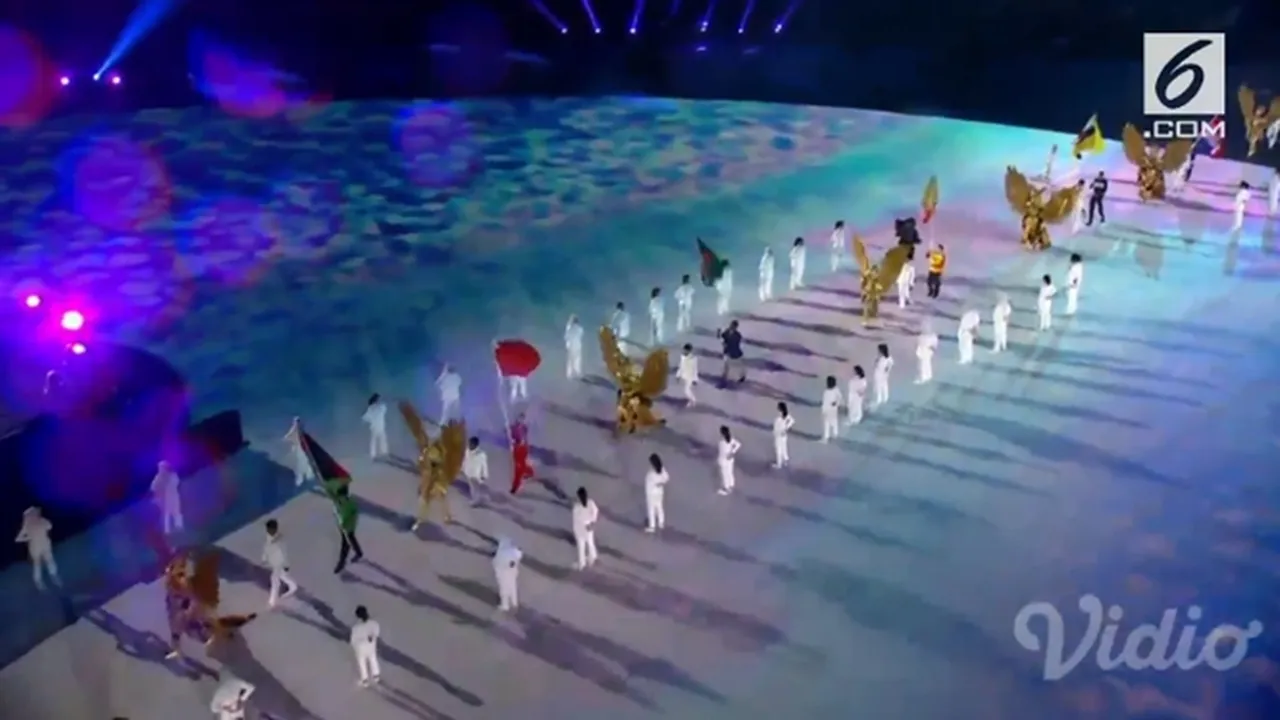 Lakukan Defile, Atlet Pakai Jas Hujan di Closing Ceremony Asian Games 2018