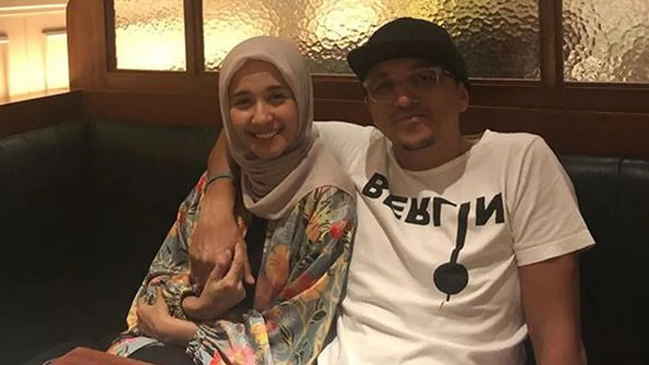 Laudya Cynthia Bella Umumkan Sudah Bercerai dengan Engku Emran Secara Baik-Baik Laudya Cynthia Bella Umumkan Sudah Bercerai dengan Engku Emran Secara Baik-Baik