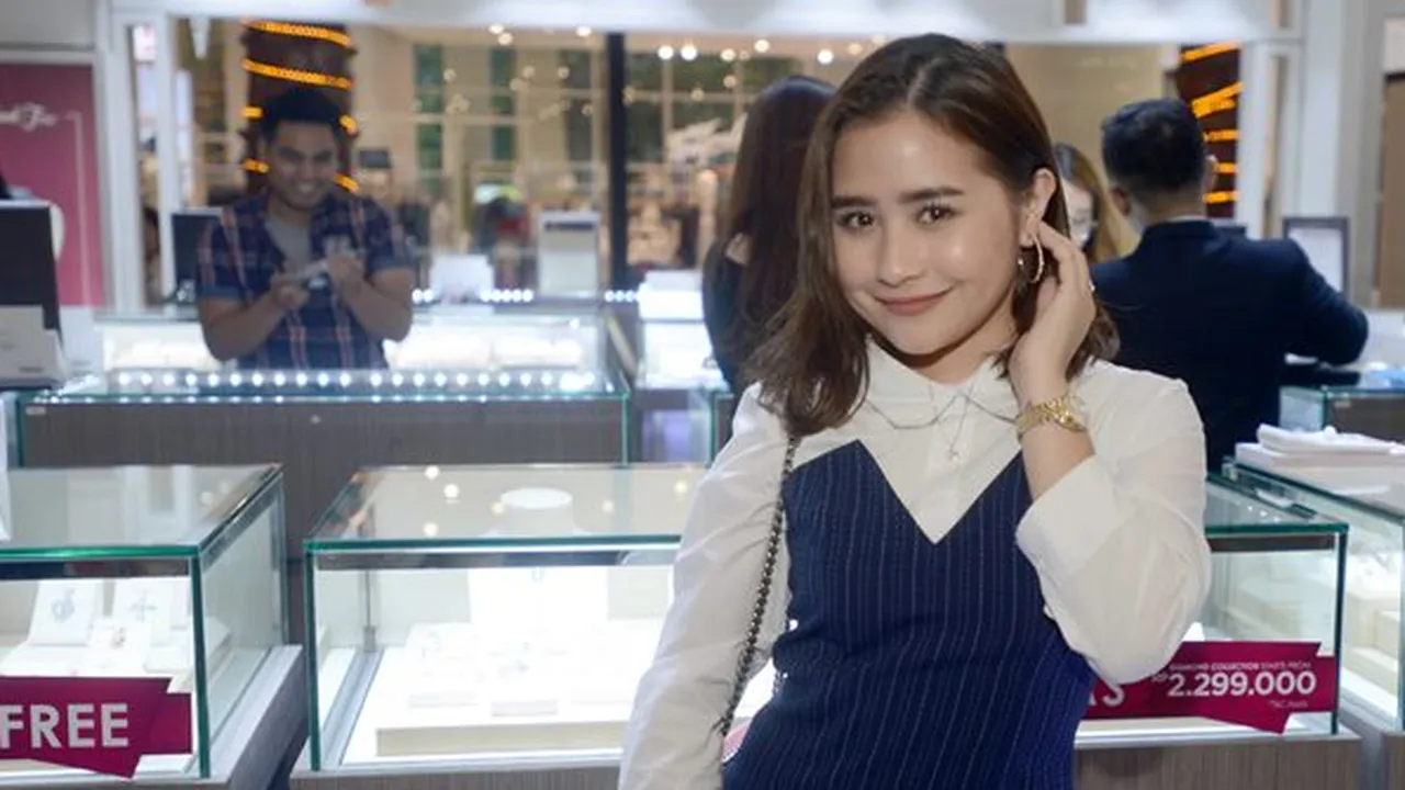 Lebih Suka Beli Baju atau Perhiasan, Ini Jawaban Prilly Latuconsina